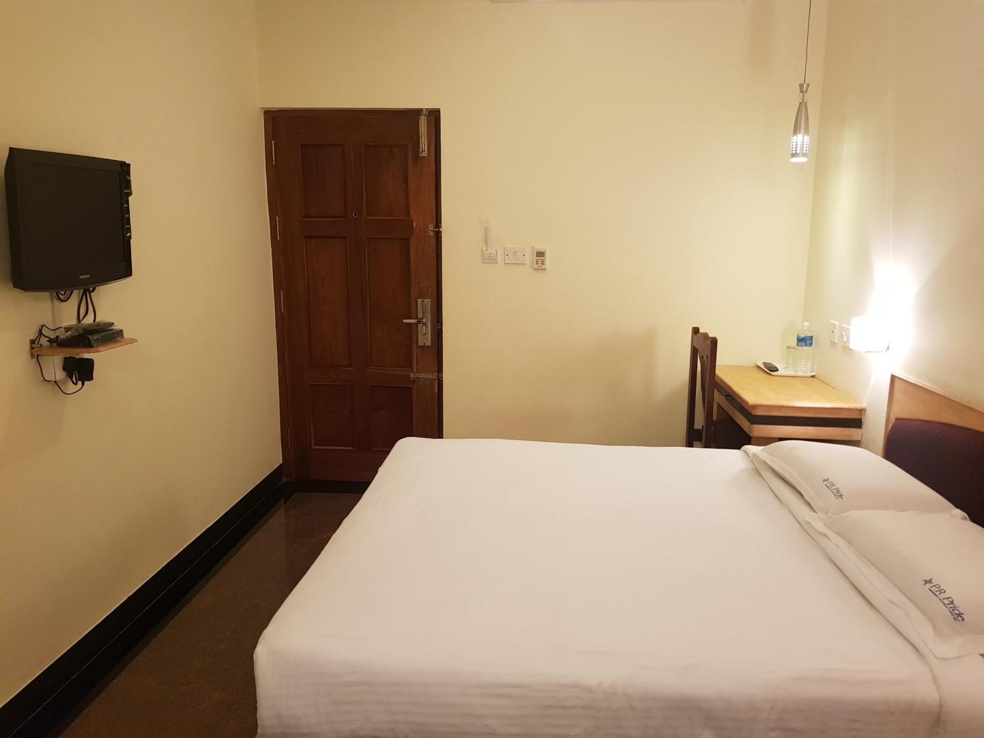 P R Pride Inn Pondicherry Exterior foto